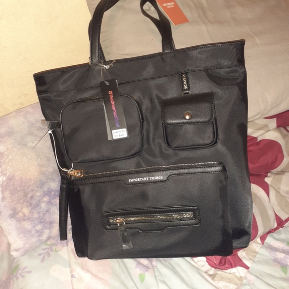 Purse - Picture 1 of 1